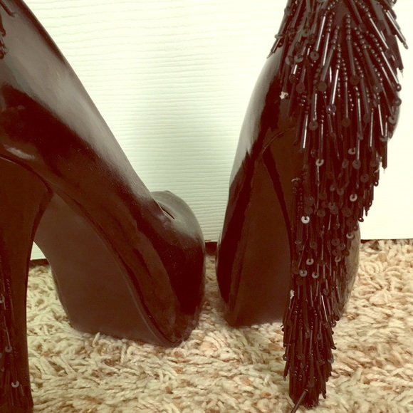 Shoe Dazzle Shoes - Black ShoeDazzle Stilettos w/ Fringe 💕